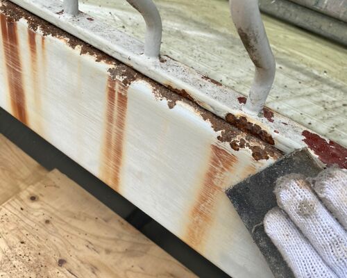 西村様、ベランダ手摺のケレン_210414_0