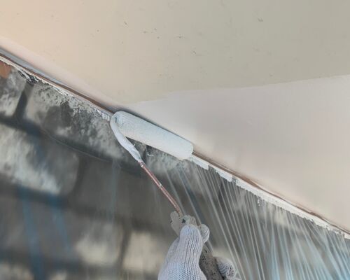 水谷邸　軒天井　1.2回塗り完了_210607_5