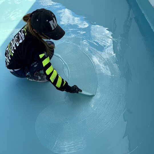 LINE_ALBUM_志田ビル　防水二層目作業_231023_5